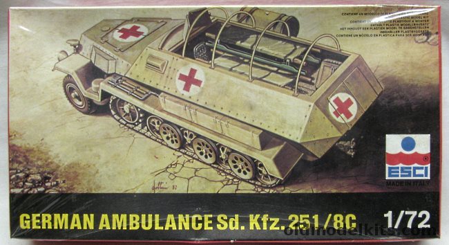ESCI 1/72 Sd.Kfz.251/8C Ambulance Half-Track, 8067 plastic model kit